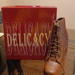 Delicacy High Fashion boots Size 7.5 Color Tan
